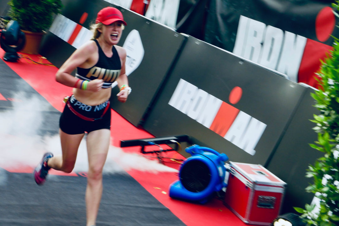 Zieleinlauf von Katharina Blach beim Ironman in Hamburg 2019